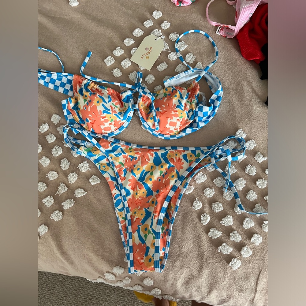 Aurelle peachy bikini